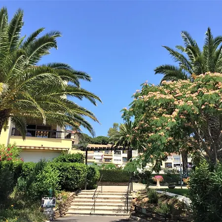 Les Jardins D'ys-10 By Interhome *